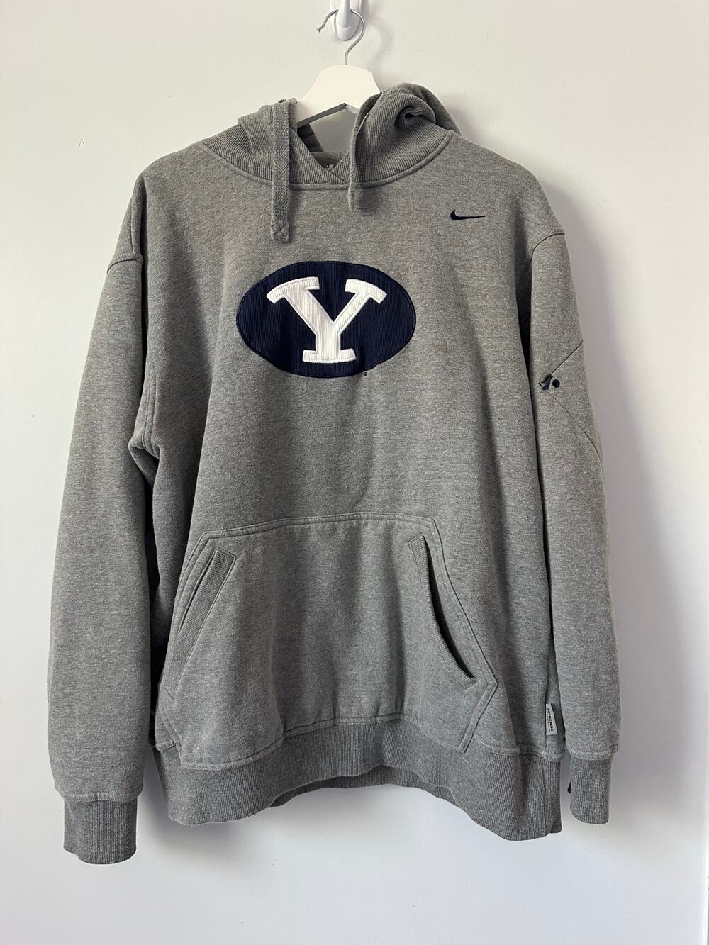 Nike BYU Brigham Young Embroidered Grey Hoodie size Large